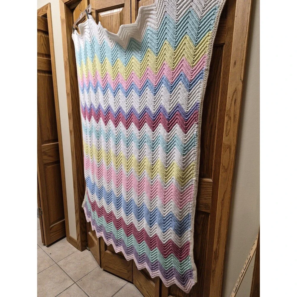 Handmade Crochet Knit Afghan Blanket Throw 64x40 Pastel Color Baby Kids Cheveron